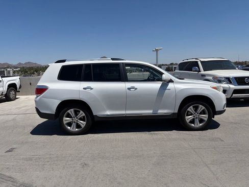 Used 2013 Toyota Highlander Limited FWD image 3