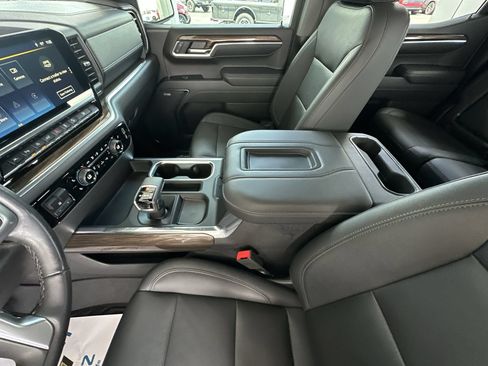 Used 2022 Chevrolet Silverado 1500 LT Trail Boss w/ LT Trail Boss Premium Package AWD/4WD image 33