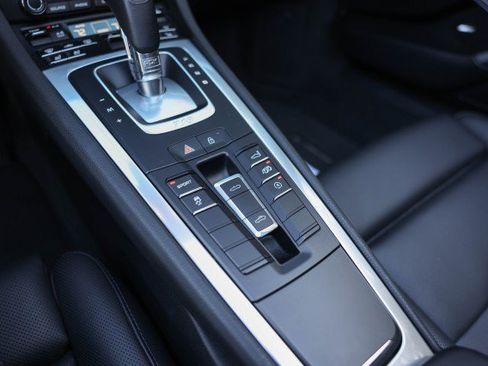 Used 2019 Porsche 718 Boxster S RWD image 22