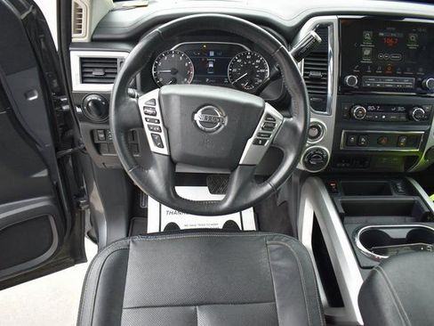 Used 2021 Nissan Titan SV w/ SV Convenience Package image 18