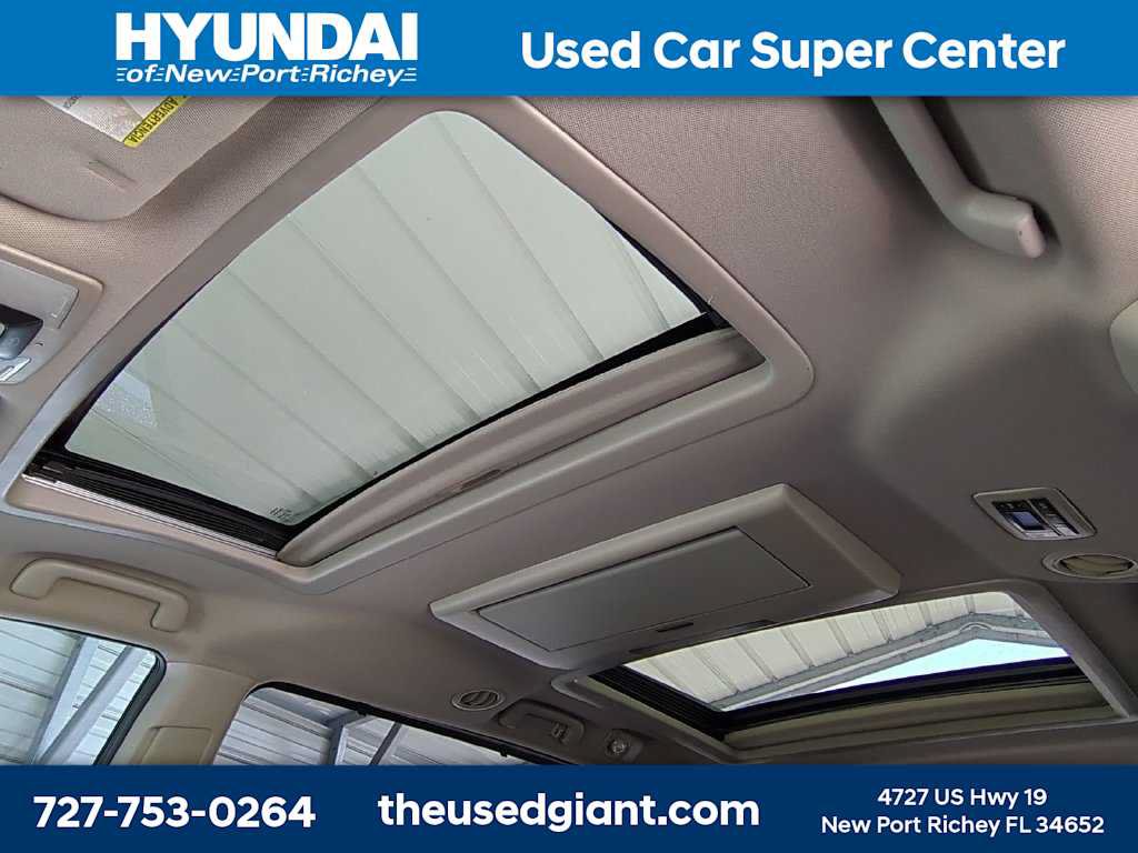 Used 2015 Toyota Sienna Limited Premium w/ Advanced Technology Package FWD image 23
