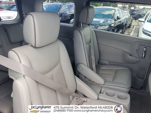 Used 2015 Nissan Quest SL w/ Tow Package FWD image 26