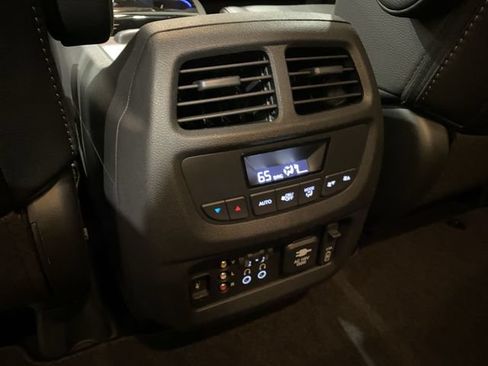 Used 2018 Honda Pilot Touring image 14