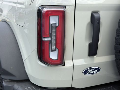 New 2026 Ford Bronco Badlands AWD/4WD image 7