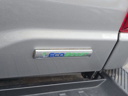 Used 2022 Ford F150 Lariat w/ Equipment Group 502A High image 9