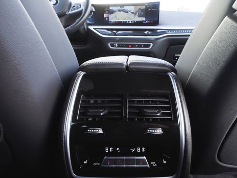 Used 2025 BMW X7 xDrive40i image 38