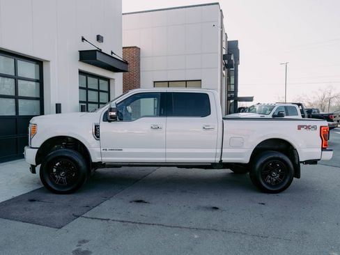 Used 2019 Ford F350 Platinum w/ Platinum Ultimate Package image 5