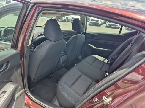 Used 2024 Nissan Altima 2.5 SV FWD image 11