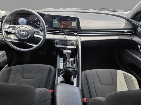 Used 2025 Hyundai Elantra SEL FWD image 9
