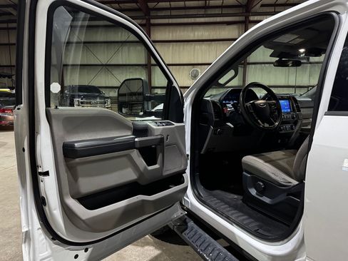 Used 2022 Ford F250 XLT w/ FX4 Off-Road Package image 12