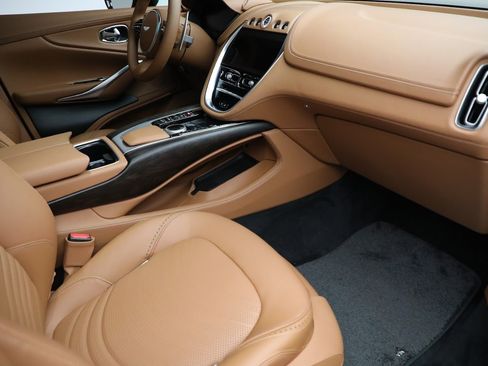 Used 2024 Aston Martin DBX AWD/4WD image 21