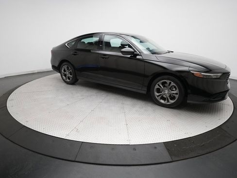 Used 2023 Honda Accord EX image 12