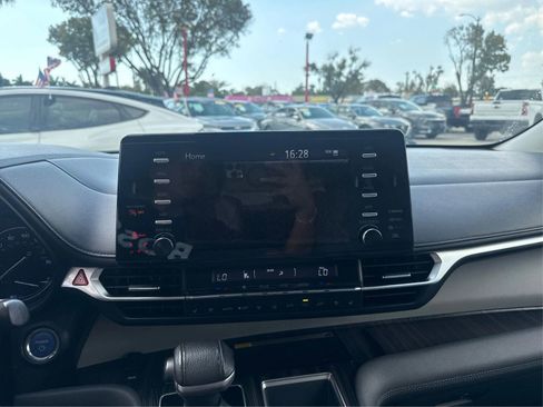 Used 2021 Toyota Sienna Limited AWD/4WD image 15