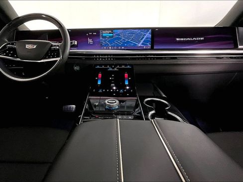 Used 2025 Cadillac Escalade Sport AWD/4WD image 18