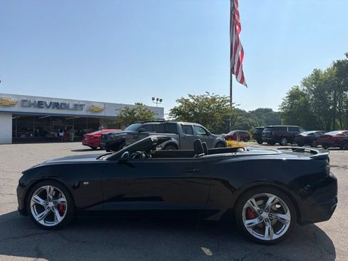 Used 2020 Chevrolet Camaro SS RWD image 8