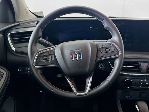 Used 2025 Buick Encore GX Preferred AWD/4WD image 18