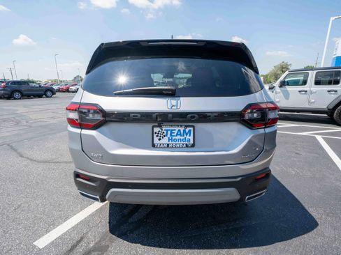 Used 2025 Honda Pilot Elite image 5