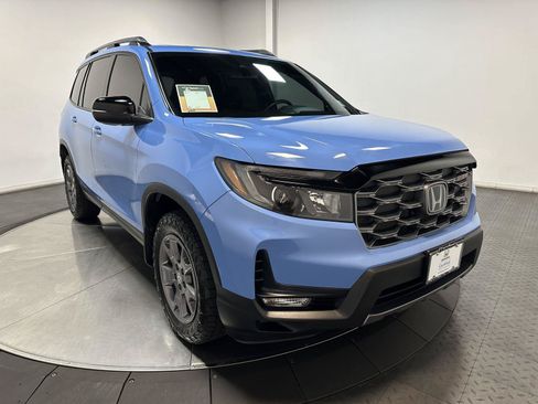 Certified 2024 Honda Passport TrailSport image 2