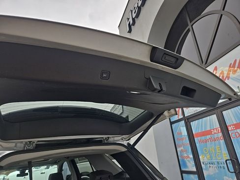 Used 2021 Chevrolet Traverse Premier w/ Redline Edition image 91