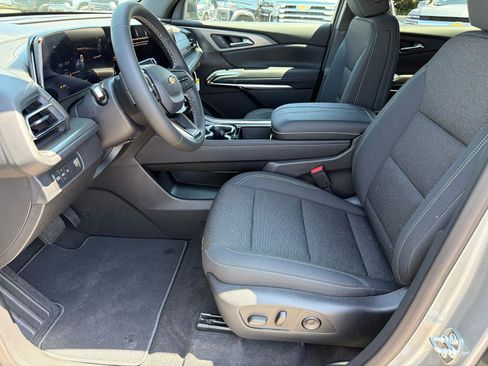New 2026 Chevrolet Traverse LT FWD image 9