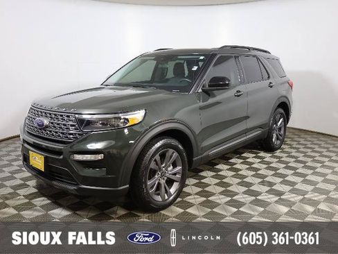 Certified 2024 Ford Explorer XLT w/ Equipment Group 202A AWD/4WD image 1