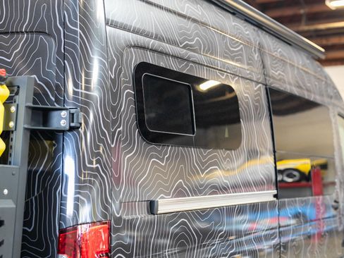 Used 2021 Mercedes-Benz Sprinter 2500 w/ Premium Plus Package image 35