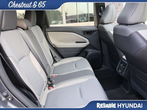 Used 2025 Subaru Forester Premium AWD/4WD image 12