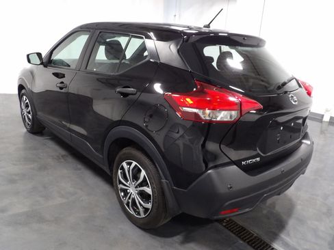 Used 2020 Nissan Kicks S image 6