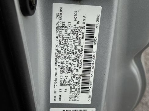 Used 2005 Toyota Tacoma 2WD Access Cab w/ SR5 Pkg #2 image 31