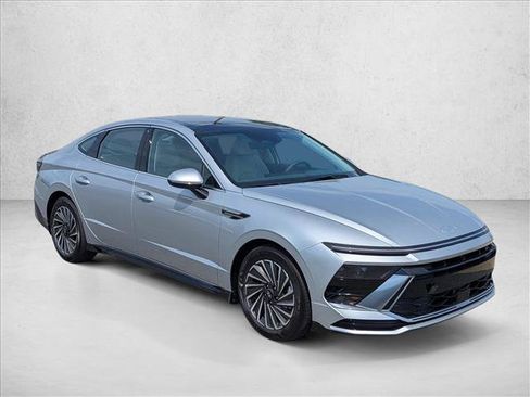 New 2026 Hyundai Sonata SEL FWD image 3