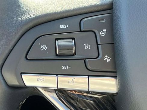 Used 2025 Cadillac XT6 Premium Luxury FWD image 24