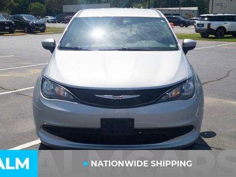 Used 2023 Chrysler Voyager LX FWD image 2