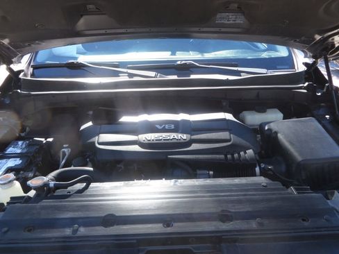Used 2017 Nissan Titan SV image 28