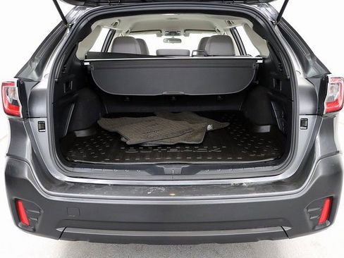 Used 2022 Subaru Outback Premium image 26