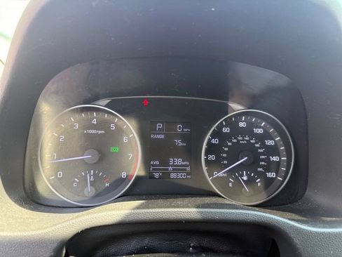 Used 2017 Hyundai Elantra SE w/ Cargo Package FWD image 11