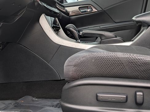 Used 2017 Honda Accord EX image 21