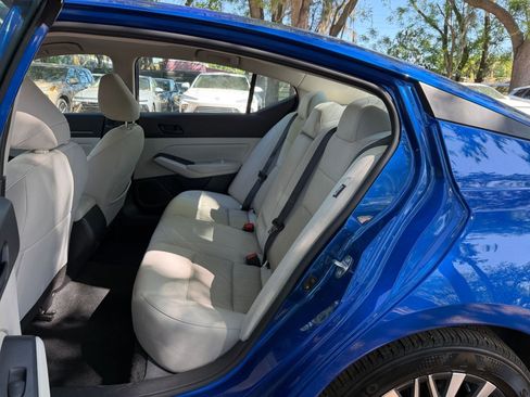 Used 2025 Nissan Altima 2.5 SV image 34