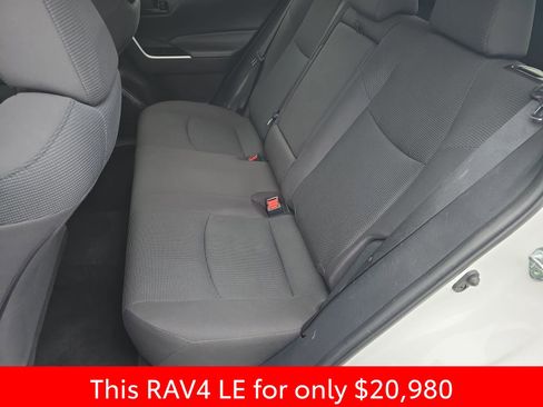 Used 2021 Toyota RAV4 LE image 19