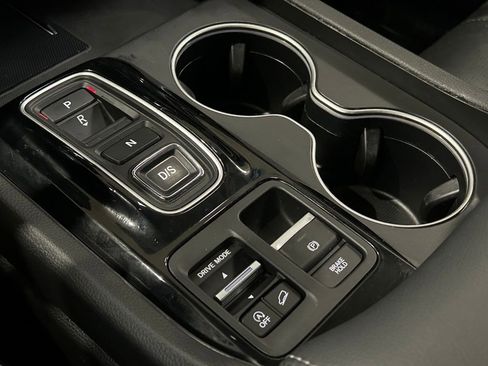Used 2025 Honda Pilot Elite image 24