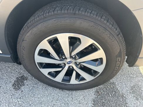 Used 2020 Subaru Outback Premium image 15