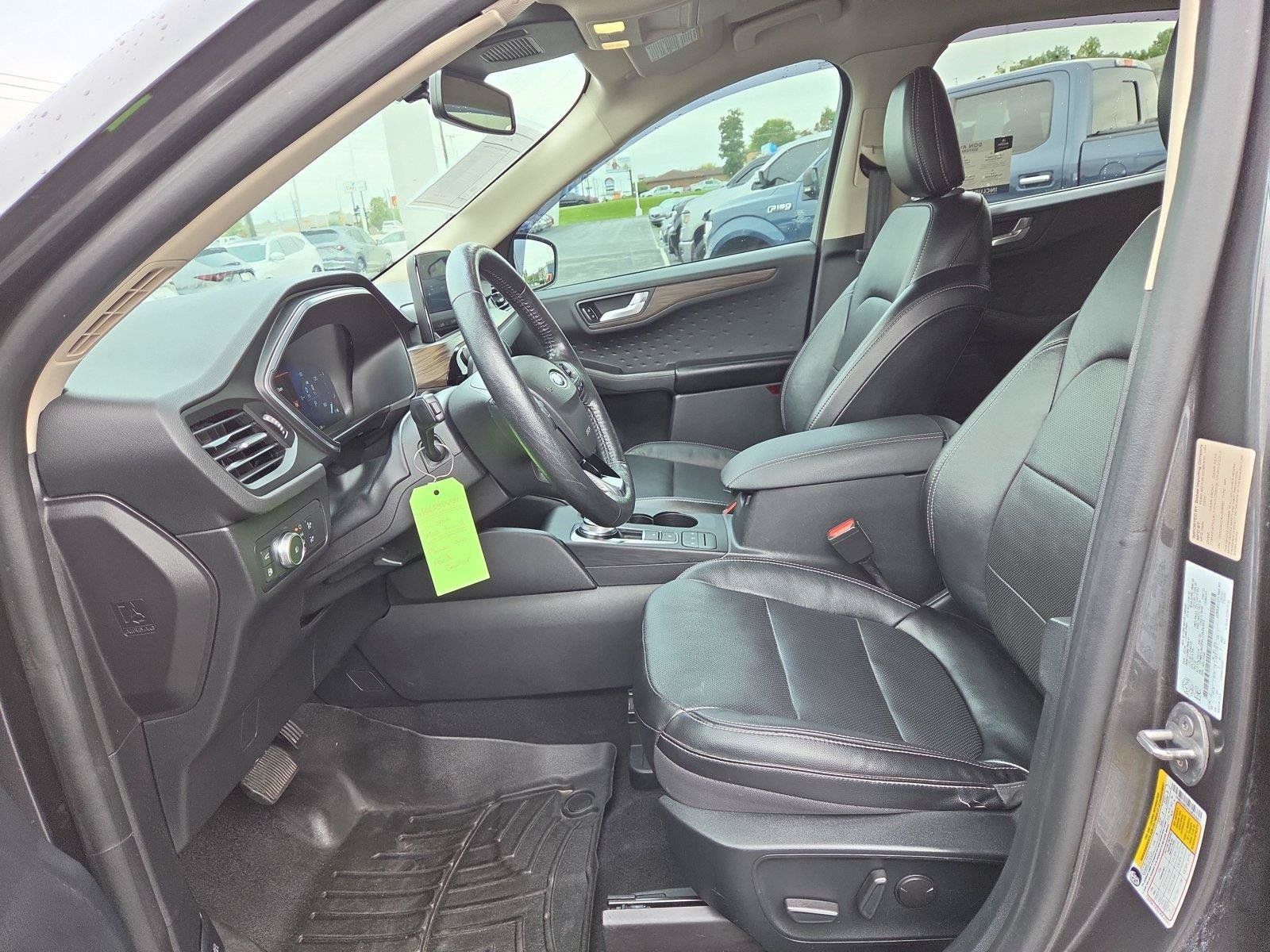 Used 2020 Ford Escape Titanium AWD/4WD image 18