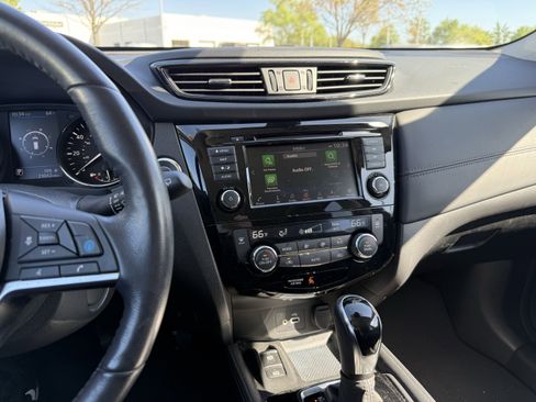 Used 2018 Nissan Rogue SL w/ Premium Package image 31