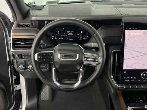 Used 2025 GMC Yukon XL Denali image 15