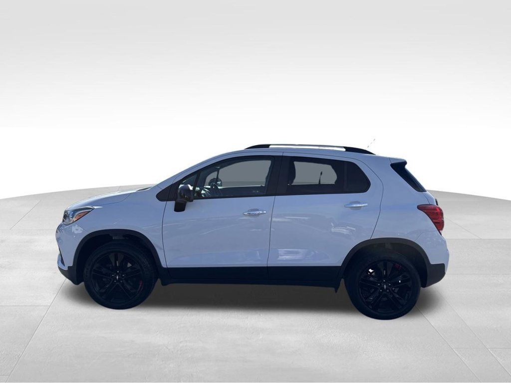 Used 2018 Chevrolet Trax LT w/ Redline Edition AWD/4WD image 9