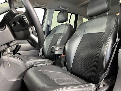 Used 2017 Jeep Compass Latitude AWD/4WD image 13