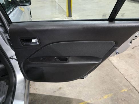 Used 2011 Ford Fusion SE w/ 202A Rapid Spec Order Code FWD image 37