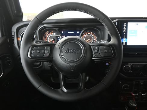 New 2026 Jeep Gladiator Mojave w/ Technology Group AWD/4WD image 33