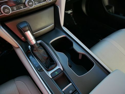 Certified 2020 Honda Accord EX image 24