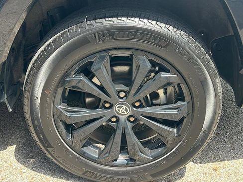 Certified 2025 Toyota RAV4 SE AWD/4WD image 31