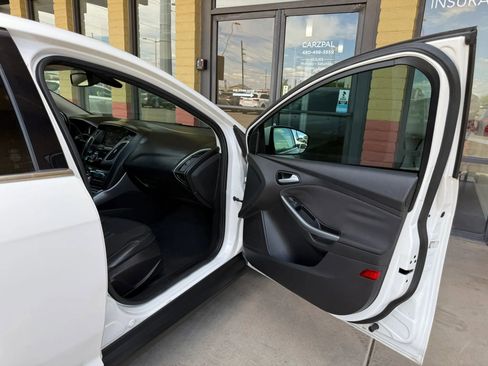 Used 2012 Ford Focus Titanium image 22